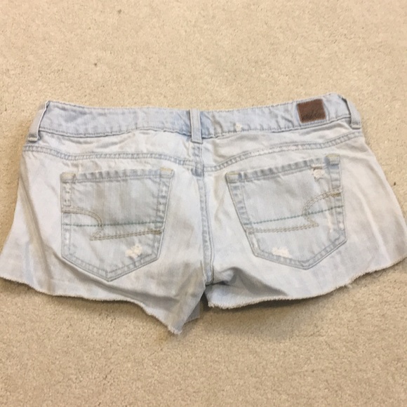 American Eagle Distressed Shorts - Size 2 - Picture 3 of 3
